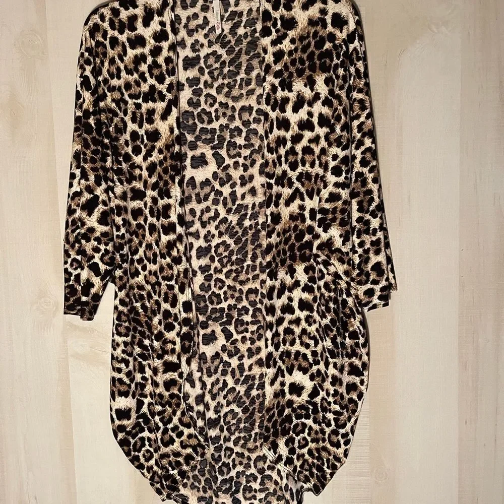NWOT leopard print short kimono‎ style jacket, size small